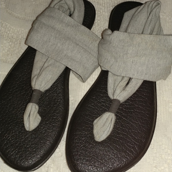 sanuk cloth sandals